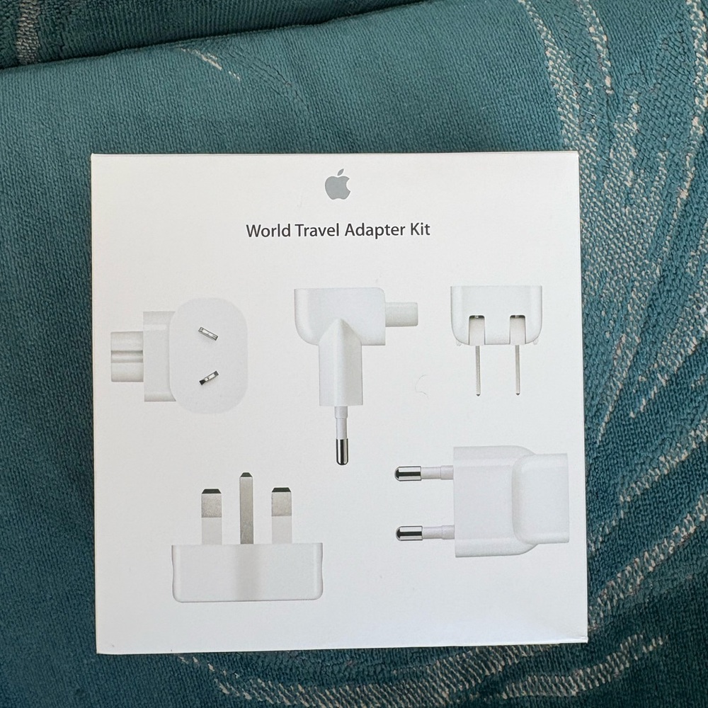 Apple Travel Adapter Set - White